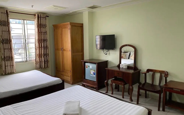 Hoang Tay 1 Hotel by Bay Luxury