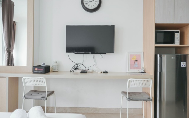 Minimalist And Strategic Studio Room At Menteng Park Apartment – Guest Rooms – Jakarta