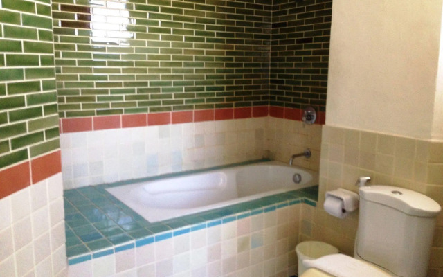 Yanadin Serviced Apartment