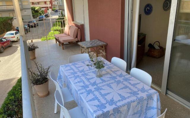 Large Apartment with Sea Views