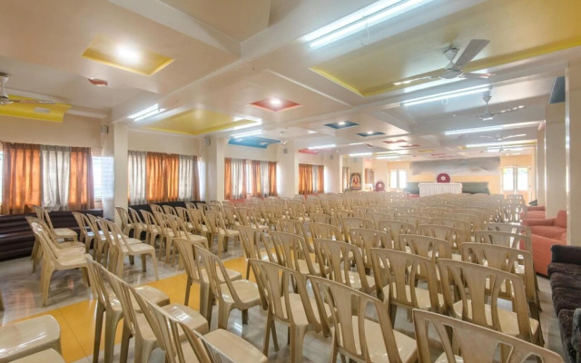 Hotel Sai Country Inn