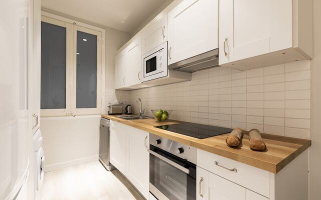 Aspasios Gracia Apartments