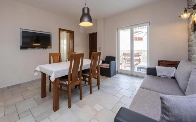Holiday Home In Petrcane