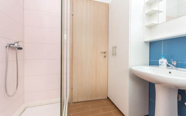 Beautiful Apartment in Maslenica With 2 Bedrooms and Wifi