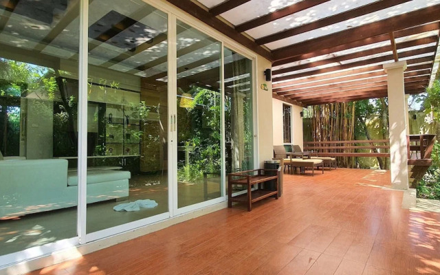 Tachawan Resort & Restaurant