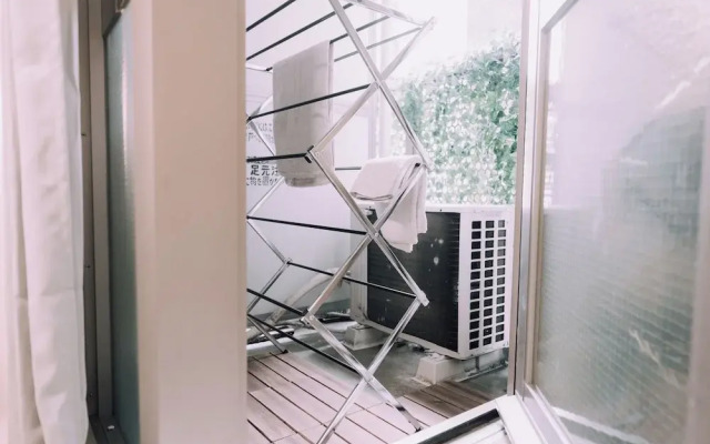 Minimalist Loft 502