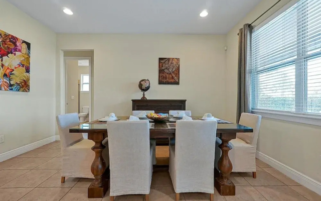 261 Lasso Drive 6bed