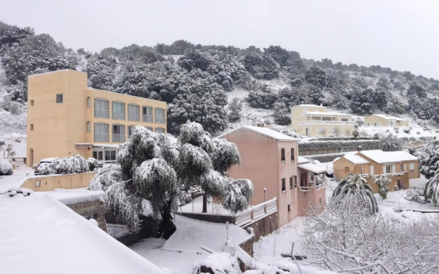 Hotel Alata