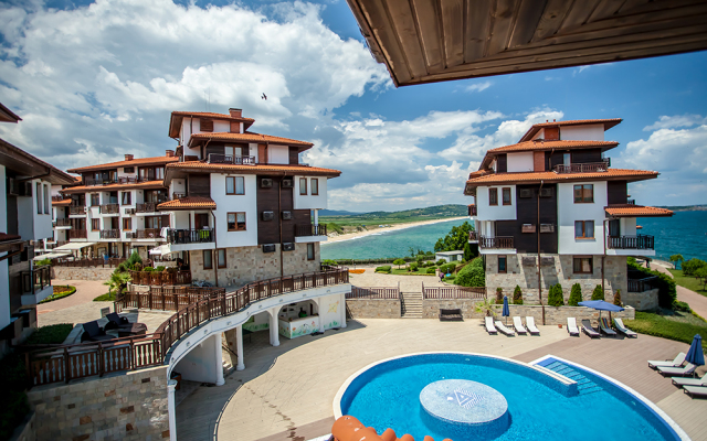 Saint Thomas Apart Complex