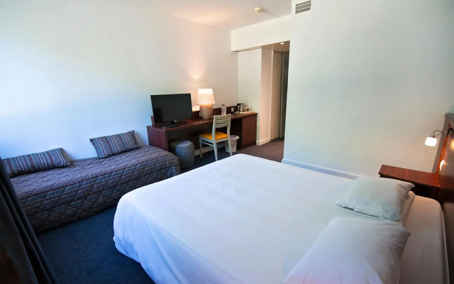 Hotel Kyriad Nemours