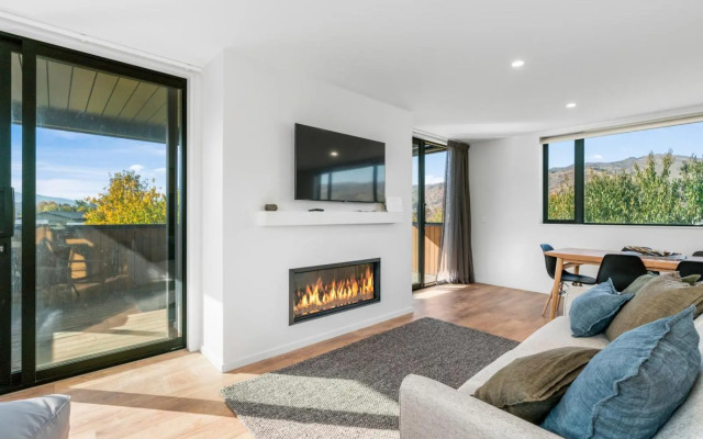 Mountain Vistas - Cromwell Upstairs Holiday Apartment