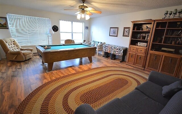 Aztex Retreat - Three Bedroom Cabin