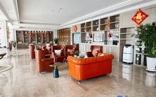 Vienna International Hotel (Aksu Old Street Railway Station Branch)