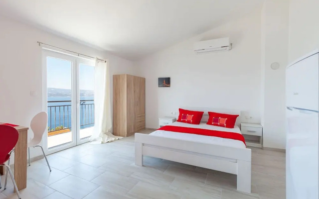 Ana - Free Parking - SA6