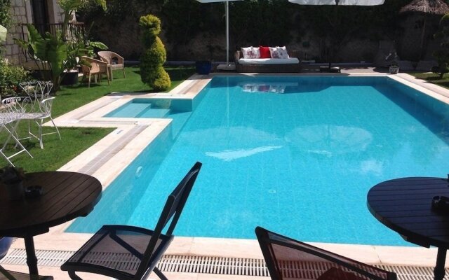 Cayirli Alacati Butik Otel