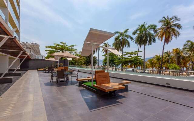 Ramada by Wyndham Acapulco Hotel & Suites