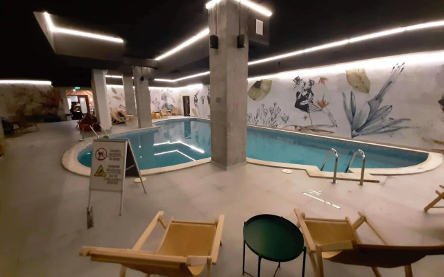 Flora Apartment 612A