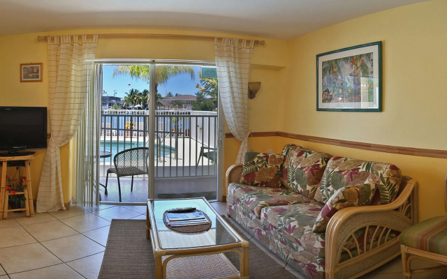 Manatee Bay Inn - Near Fishing Pier Fort Myers Beach