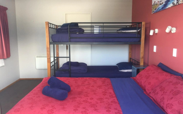 Dusky Lodge - Hostel