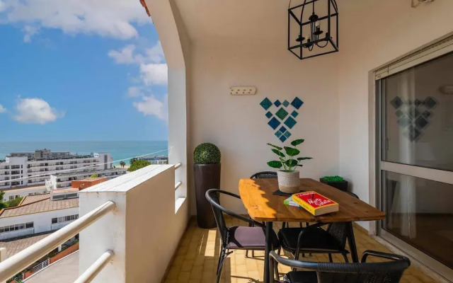 Sea View Central Town 2 Bedroom Apartment