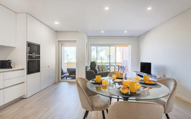 The Pine Flat with Pool at Furadouro