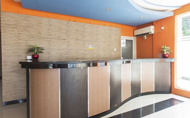 RedDoorz Plus @ Jalan Pemuda Jakarta