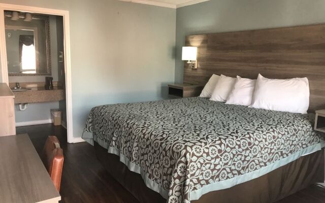 Winton Inn & Suites