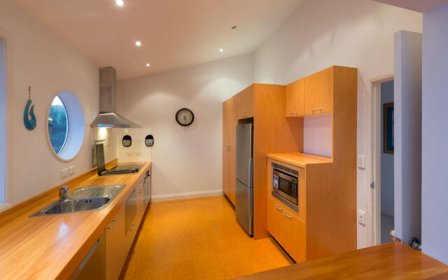 Russell View Apartments