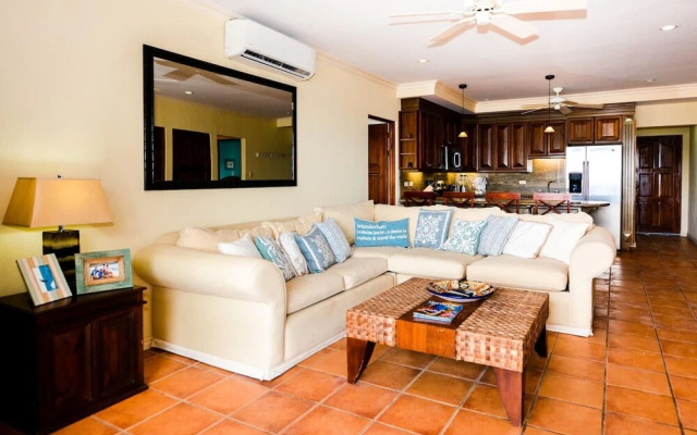 Spectacular - spacious unit in Flamingo in front of the beach