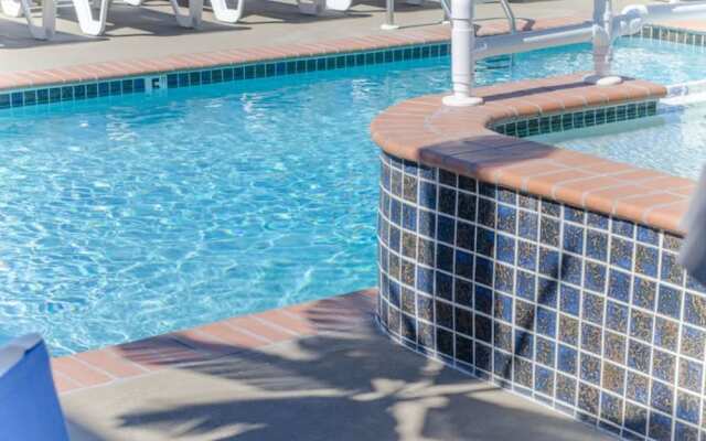 Crystal Beach Motor Inn