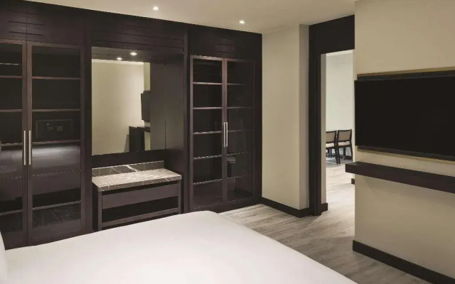 Hyatt Regency Al Kout Mall