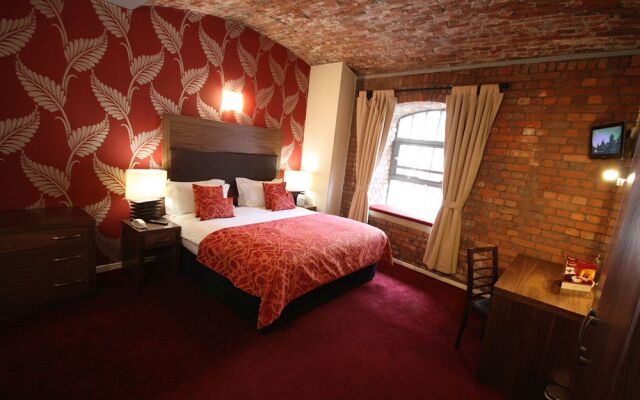 Native Manchester Hotel