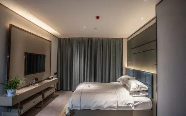 Danjiangkou Guanlan International Hotel（Hanjiang Avenue storefront）