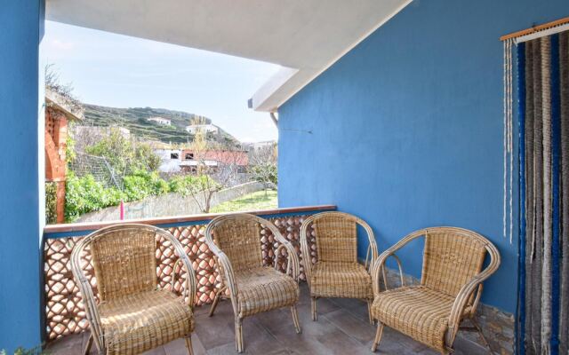 Stunning Home in S.caterina di Pittinur With 2 Bedrooms and Wifi