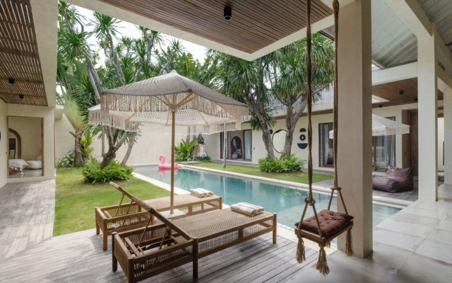 Villa Dreamer by Villa Finder