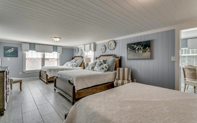 -Under The Sea (8 Bdrm / 7 Bath, Sleeps 22)