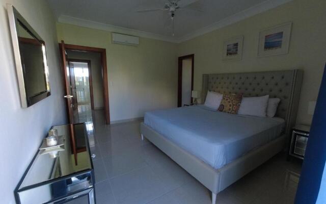 H2 Exclusive apartment near the the ocean