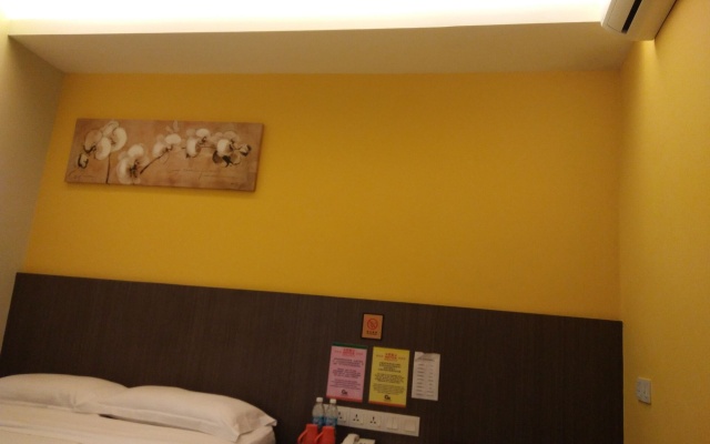 Check Inn KK – Guest Rooms – Kota Kinabalu
