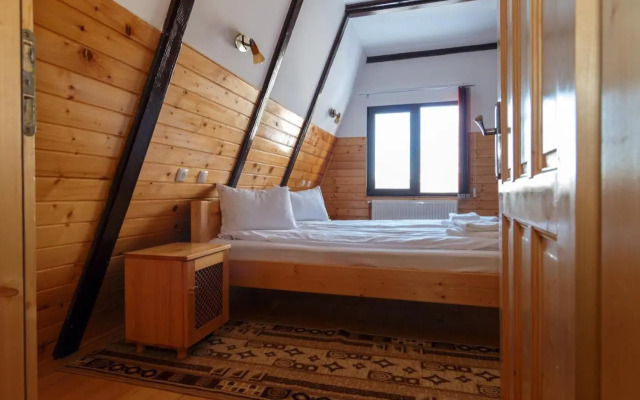 Centrul De Echitatie Poiana Brasov