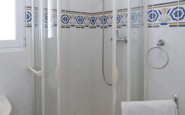 Silver Beautiful 4 Bedroom Vila Just Steps TO TH