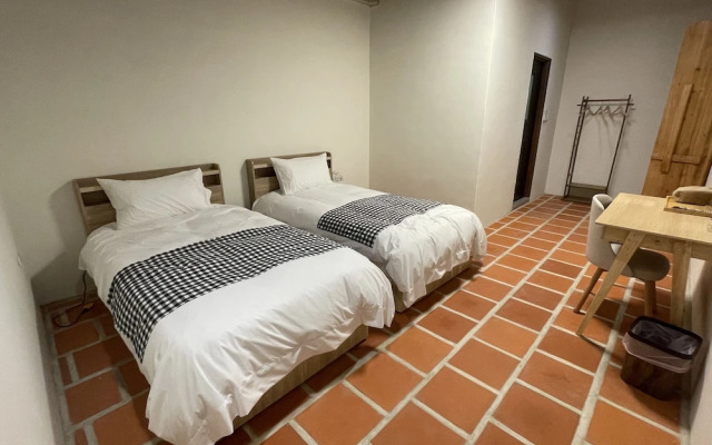Sunshine music Traditional guest house