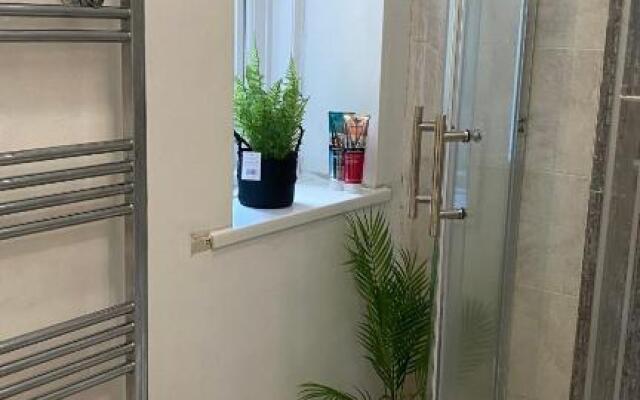 Bv Cosy Studio Eleven At Deighton Huddersfield