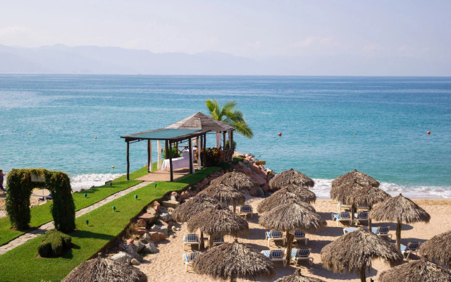 Villa del Palmar Residences