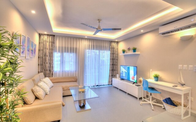 Beach Apartment 10mbps internet & Smart TV's