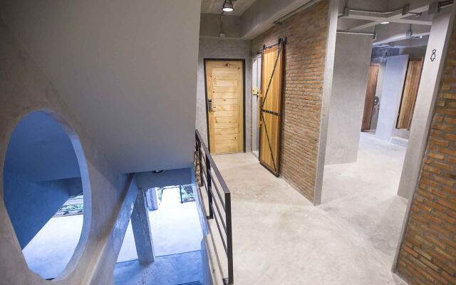UdonBackpackers Beds and cafe