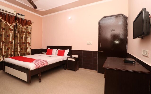 Punjab Hotel By OYO Rooms