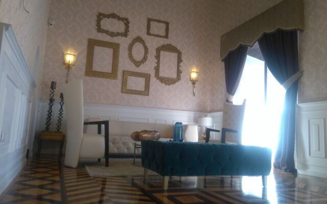 Felicia Hotel & Suites