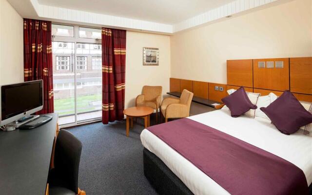 Mercure Leeds Parkway Hotel