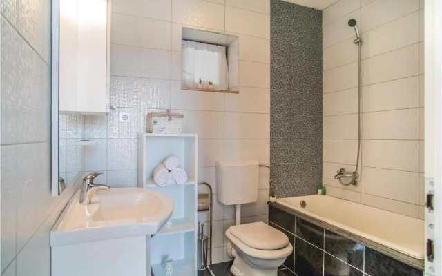 Three-Bedroom Holiday Home in Imotski