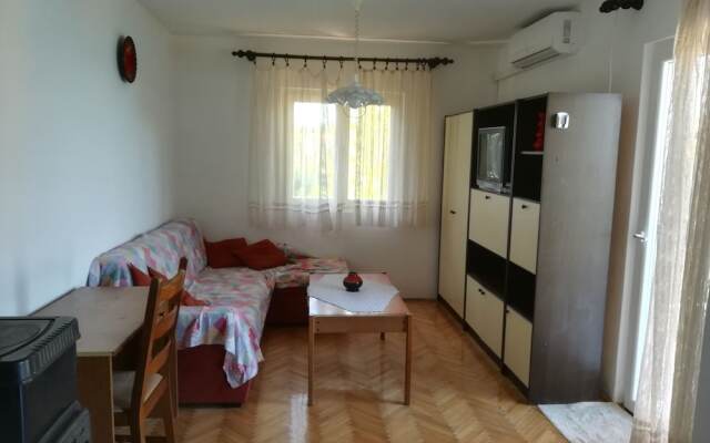 Apartment Near the sea